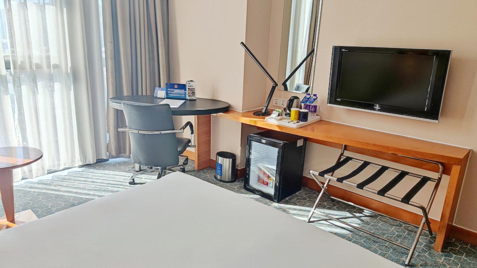 Holiday Inn Express Beijing Huacai By Ihg Экстерьер фото